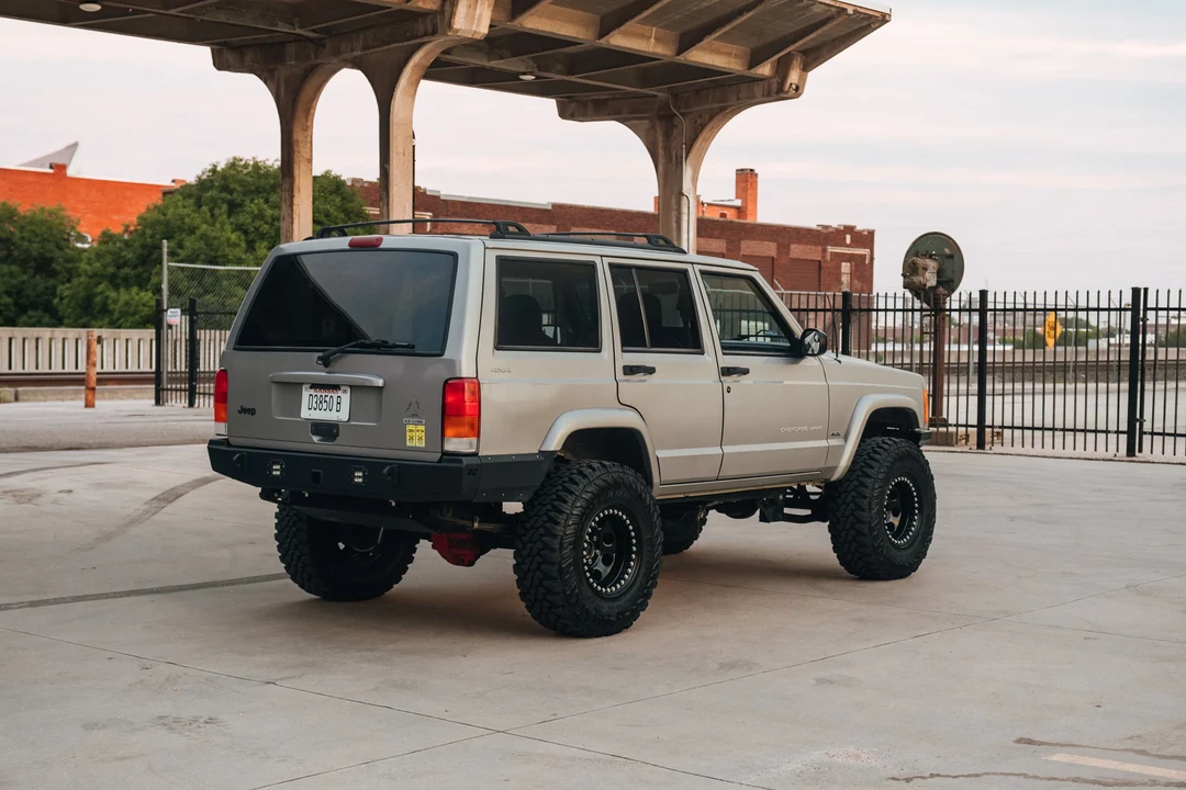 2000 Jeep XJ Cherokee - Image 15 of 31