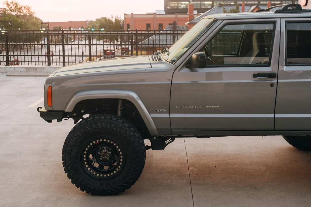 2000 Jeep XJ Cherokee - Image 10 of 31
