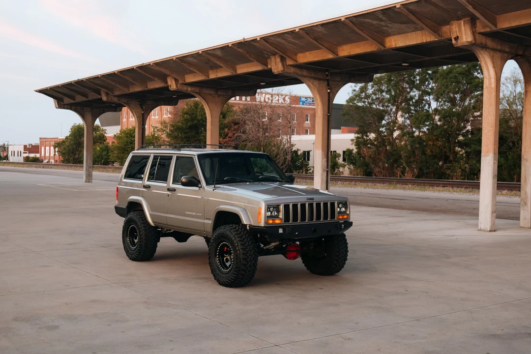 2000 Jeep XJ Cherokee - Image 3 of 31