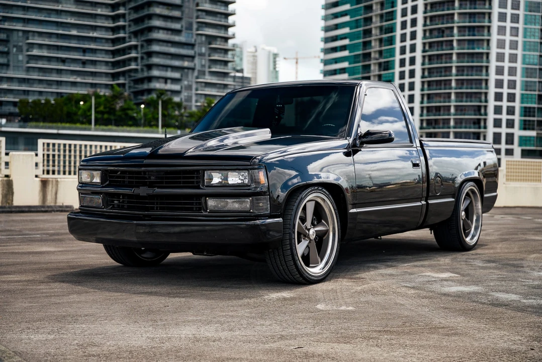 Chevrolet C/K 4th Gen - Image 10 of 31