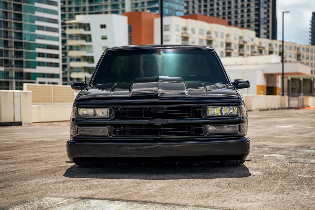 Chevrolet C/K 4th Gen - Image 3 of 31