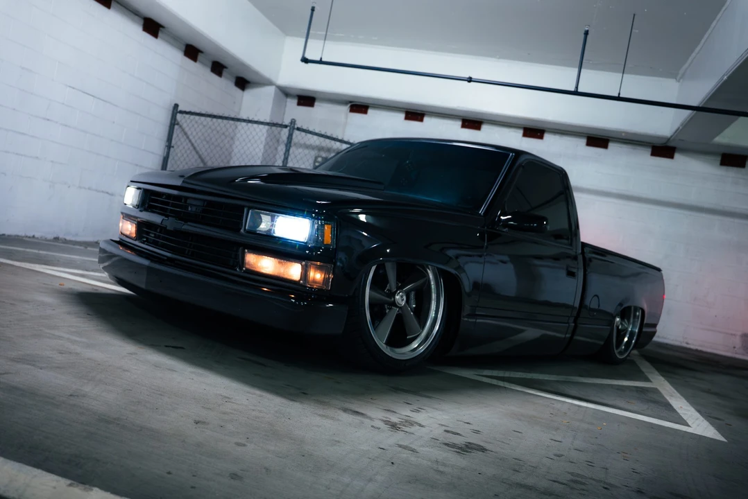 Chevrolet C/K 4th Gen - Image 14 of 31