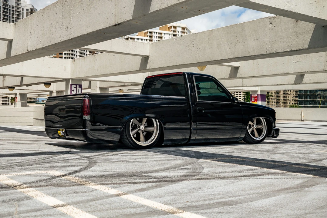 Chevrolet C/K 4th Gen - Image 29 of 31