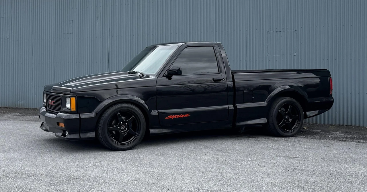 1991 GMC Syclone - Image 2 of 31