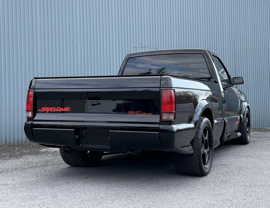 1991 GMC Syclone - Image 30 of 31