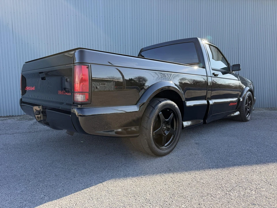 1991 GMC Syclone - Image 28 of 31