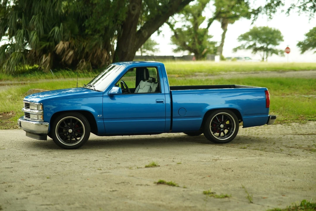 1993 Chevrolet C/K 4th Gen - Image 4 of 31
