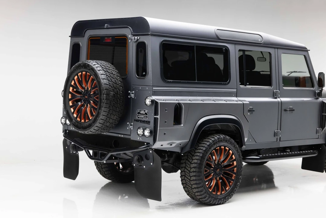 1993 Land Rover Defender 110 - Image 18 of 31