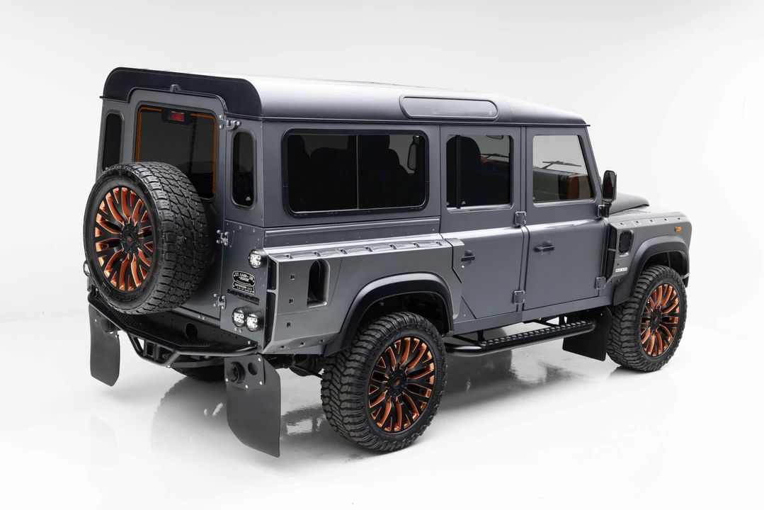 1993 Land Rover Defender 110 - Image 8 of 31
