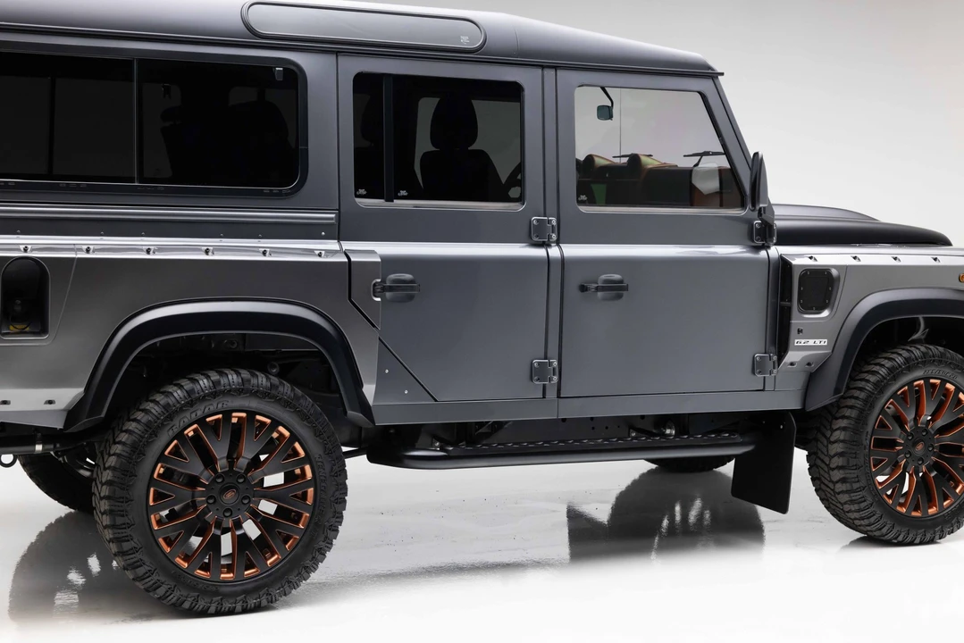 1993 Land Rover Defender 110 - Image 24 of 31