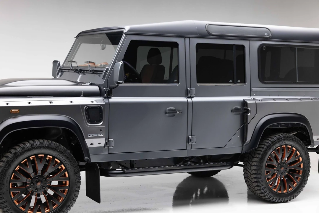 1993 Land Rover Defender 110 - Image 25 of 31