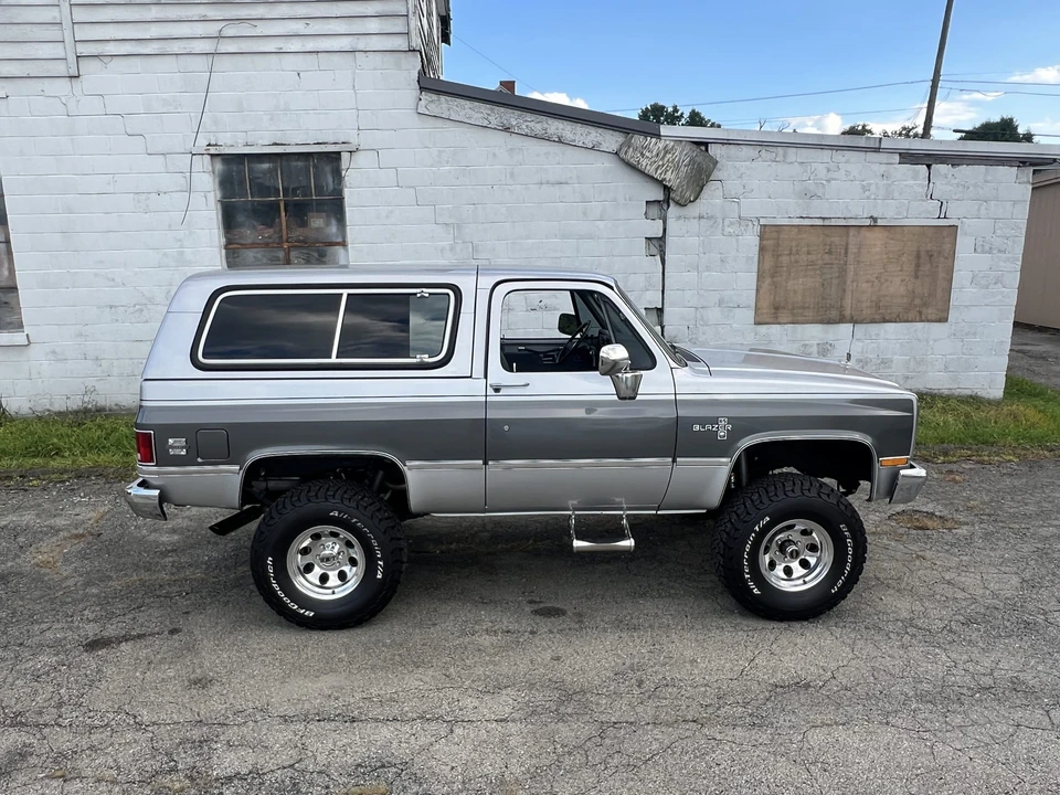 1987 Chevrolet K5 Blazer 2nd Gen - Image 25 of 31