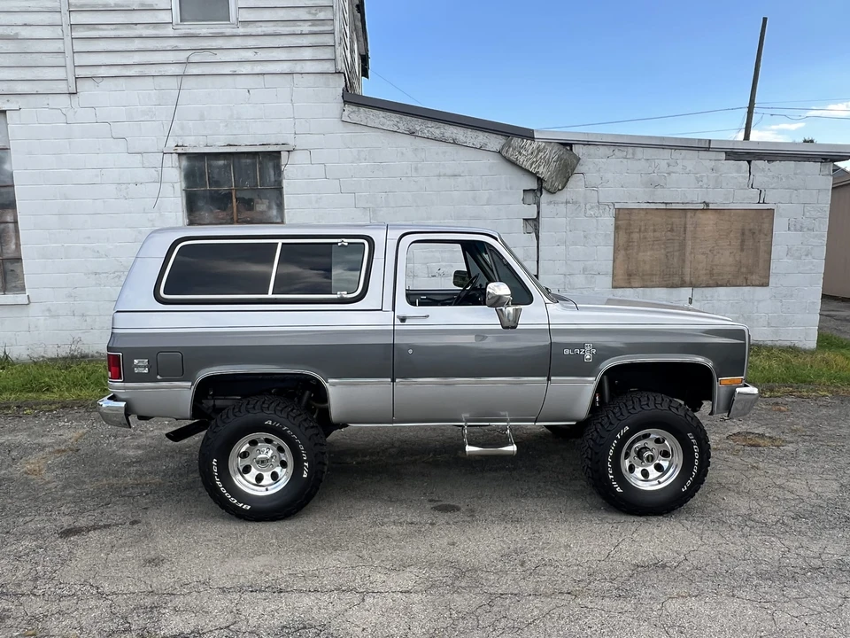 1987 Chevrolet K5 Blazer 2nd Gen - Image 26 of 31