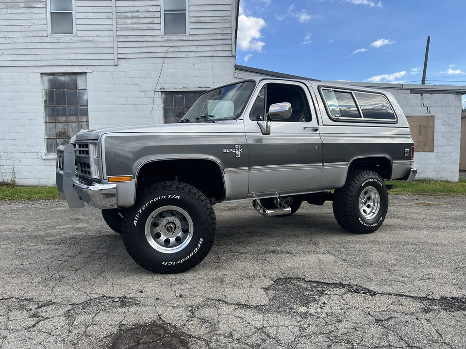 1987 Chevrolet K5 Blazer 2nd Gen - Image 2 of 31