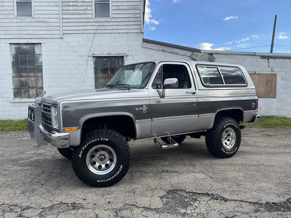 1987 Chevrolet K5 Blazer 2nd Gen - Image 4 of 31