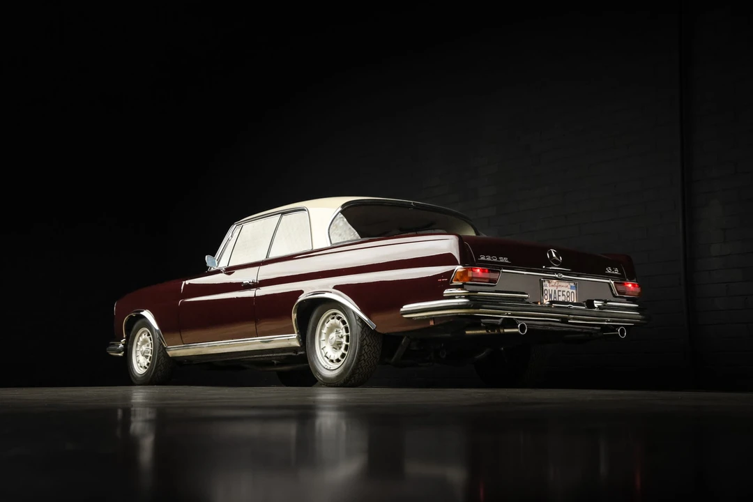 1964 Mercedes-Benz W111 Coupe - Image 29 of 31
