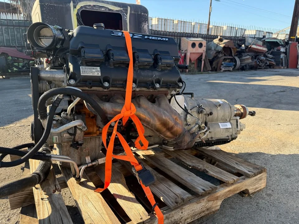 Parts & Memorabilia Engines - Image 4 of 9