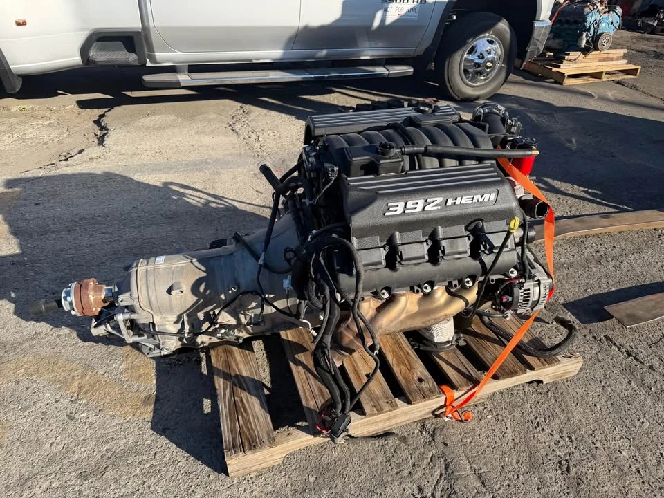Parts & Memorabilia Engines - Image 7 of 9