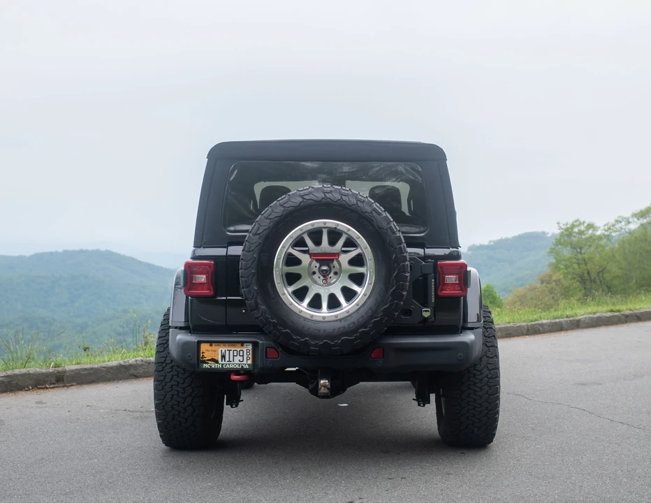 2019 Jeep JL Wrangler - Image 23 of 31