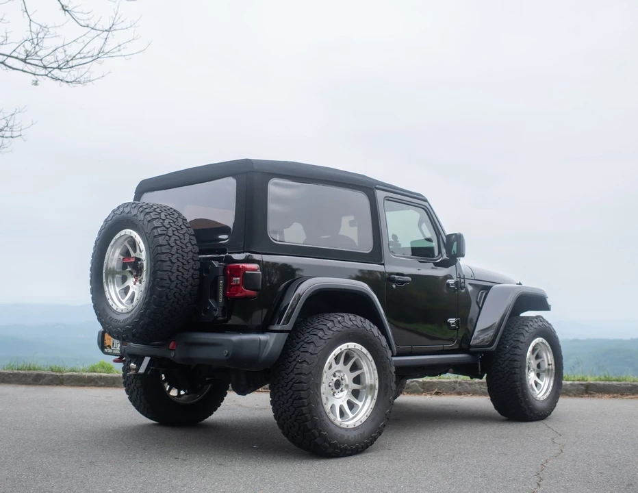 2019 Jeep JL Wrangler - Image 29 of 31