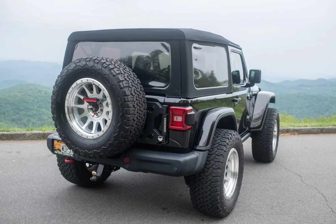 2019 Jeep JL Wrangler - Image 28 of 31