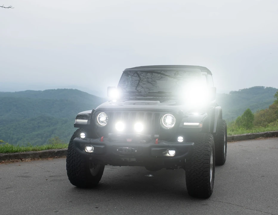 2019 Jeep JL Wrangler - Image 7 of 31