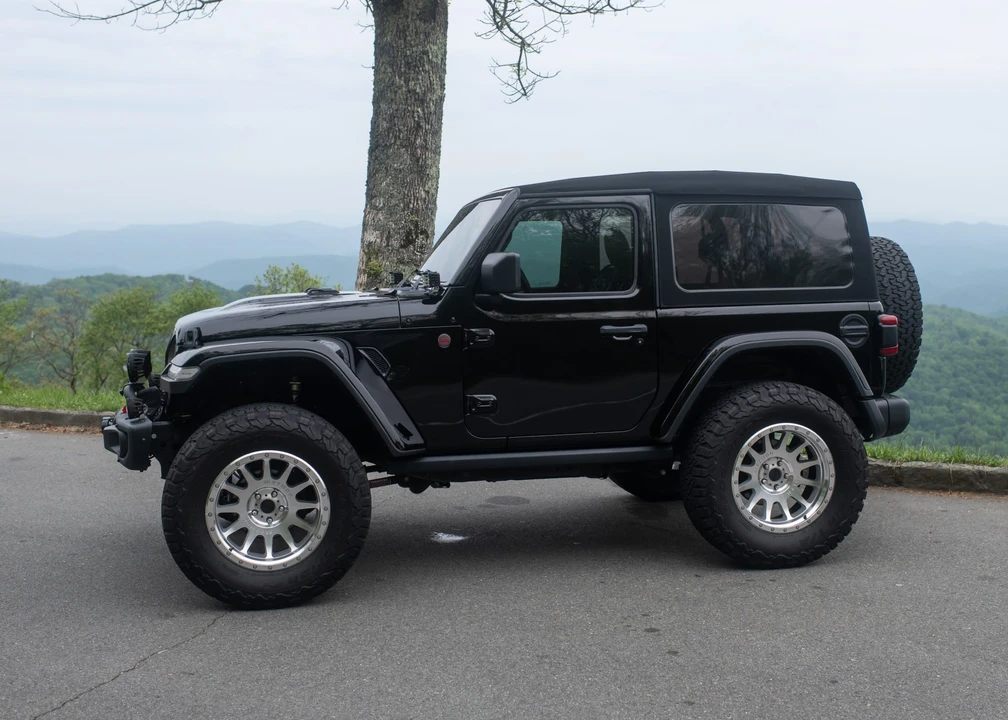 2019 Jeep JL Wrangler - Image 15 of 31