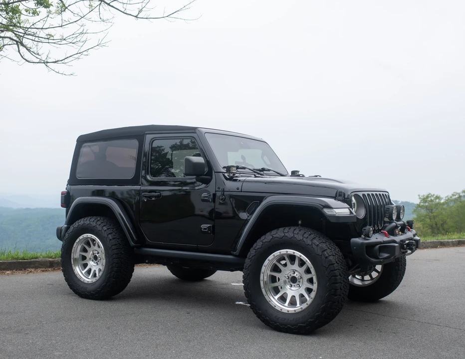2019 Jeep JL Wrangler - Image 30 of 31