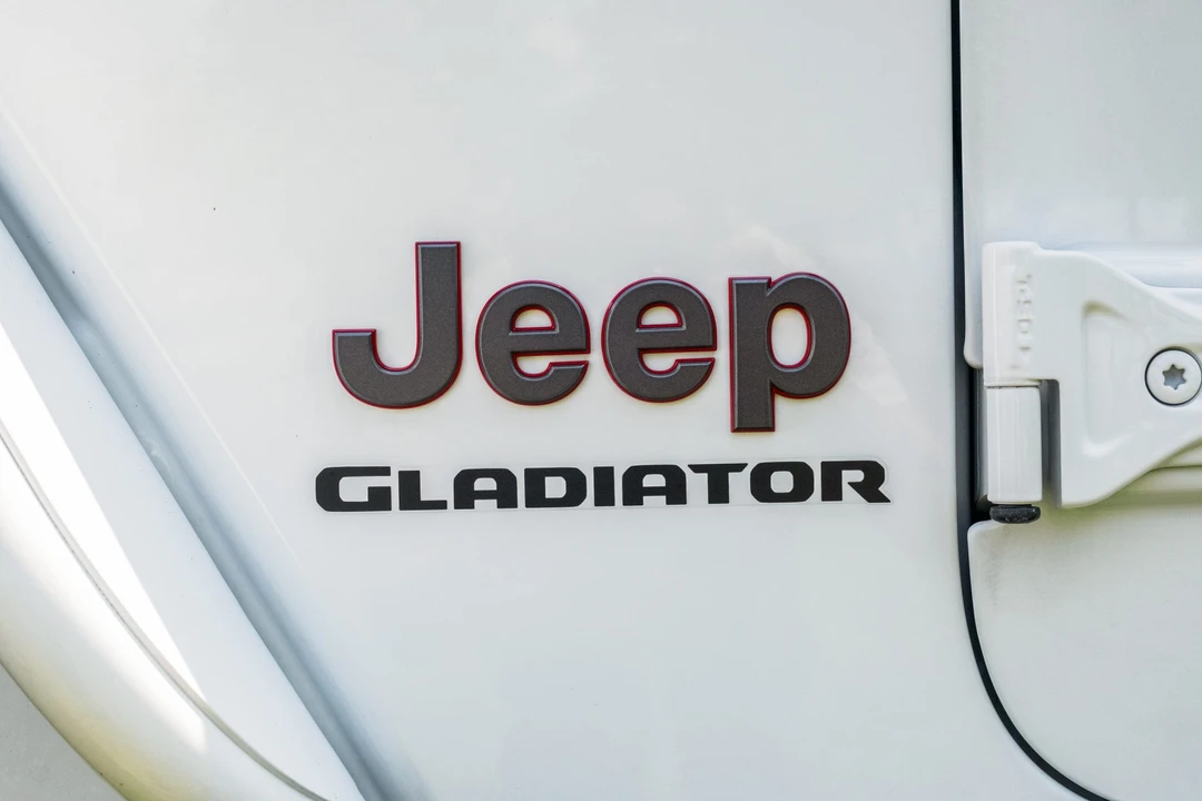 2020 Jeep JT Gladiator - Image 17 of 31