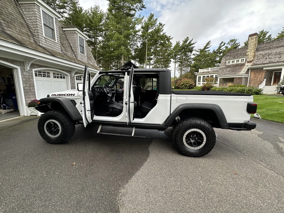2020 Jeep JT Gladiator - Image 28 of 31