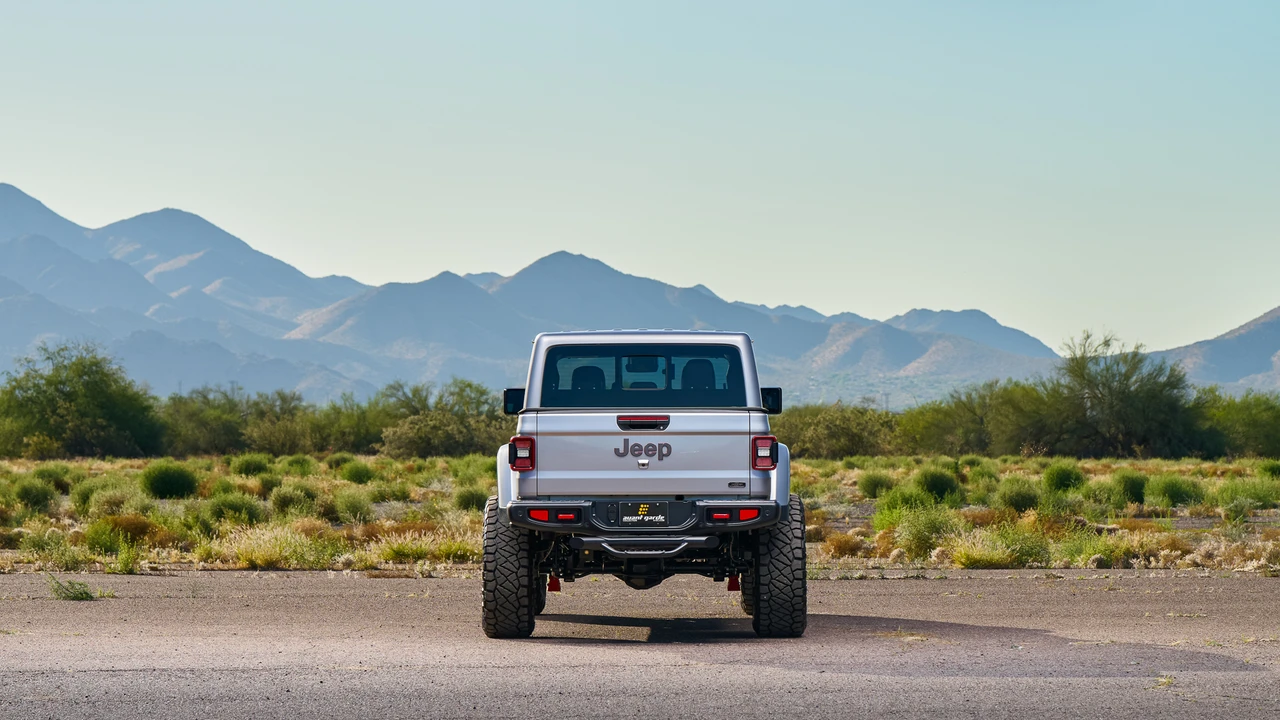 2020 Jeep JT Gladiator - Image 15 of 31