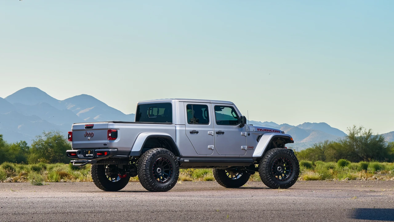 2020 Jeep JT Gladiator - Image 17 of 31