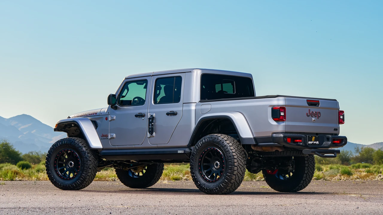 2020 Jeep JT Gladiator - Image 24 of 31