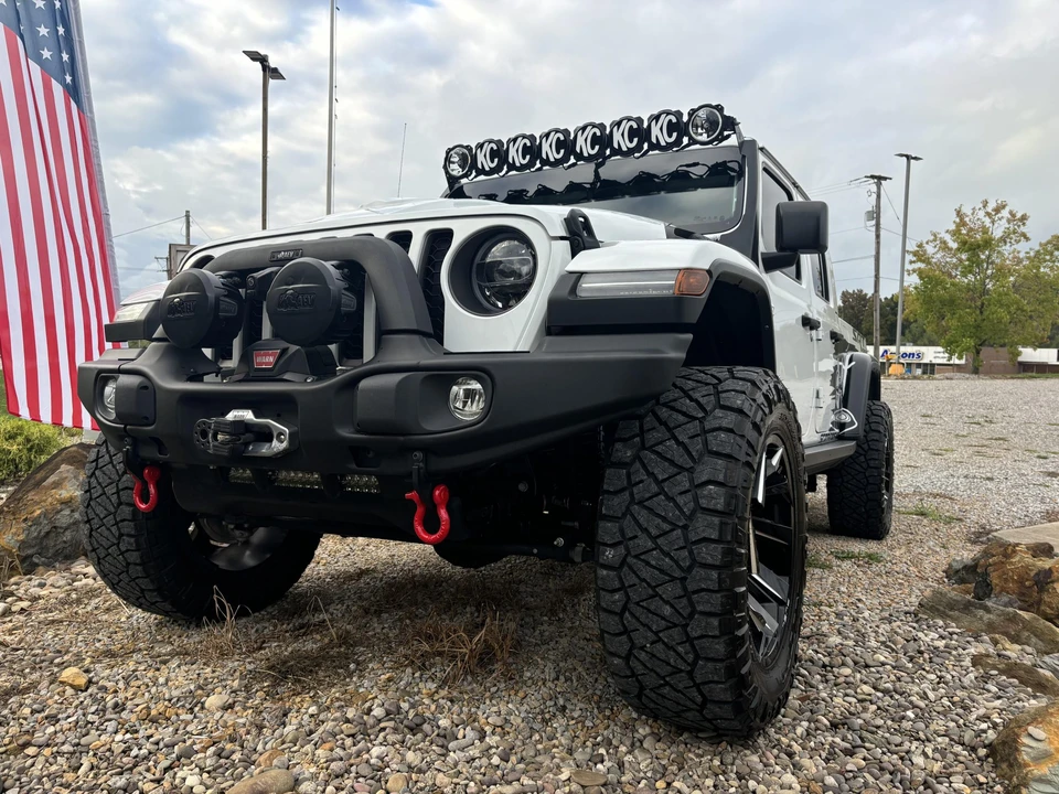 2022 Jeep JT Gladiator - Image 2 of 31