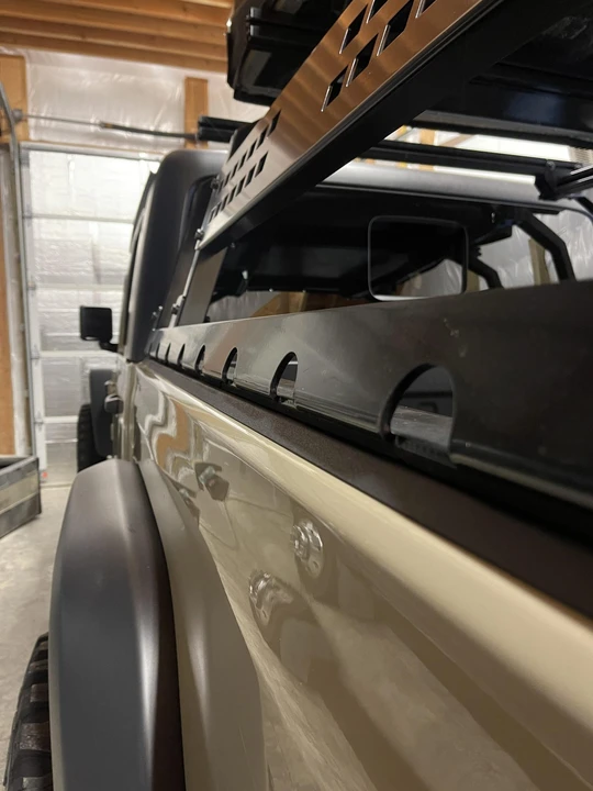 2022 Jeep JT Gladiator - Image 17 of 31
