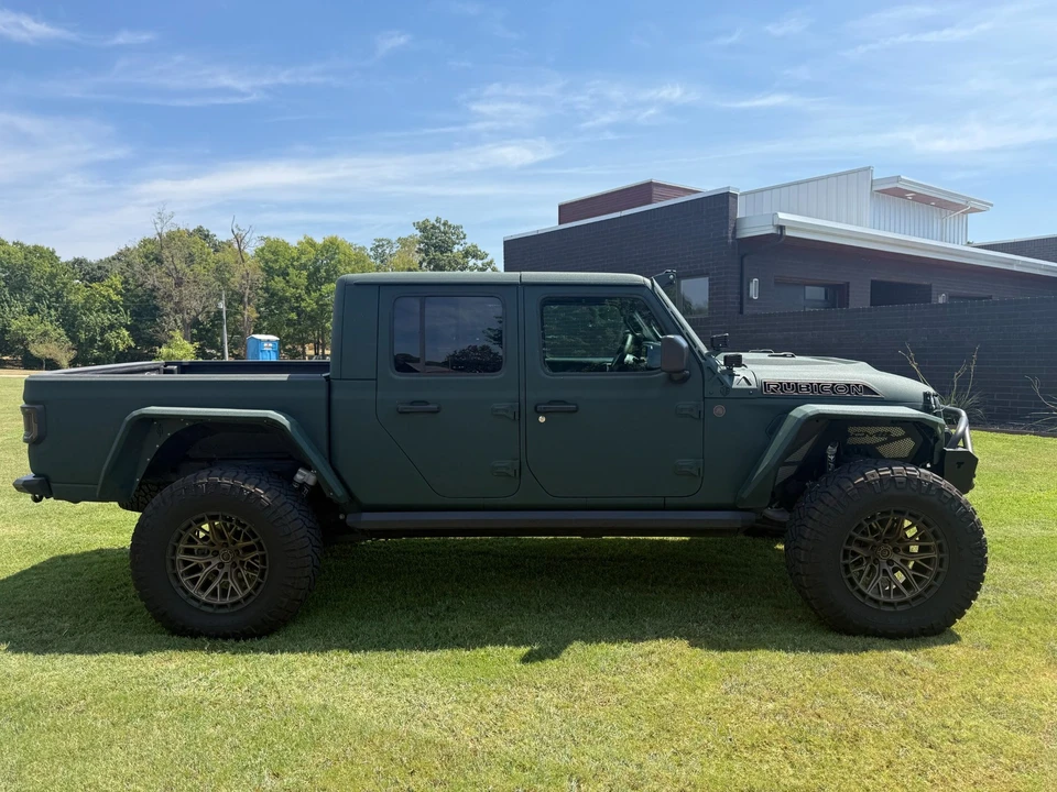 2025 Jeep JT Gladiator - Image 6 of 31