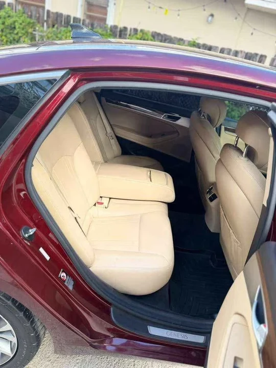 2017 Hyundai Genesis - Image 9 of 9