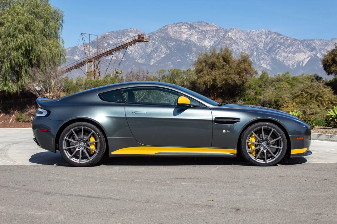2017 Aston Martin V12 Vantage (2010-2018) - Image 7 of 31
