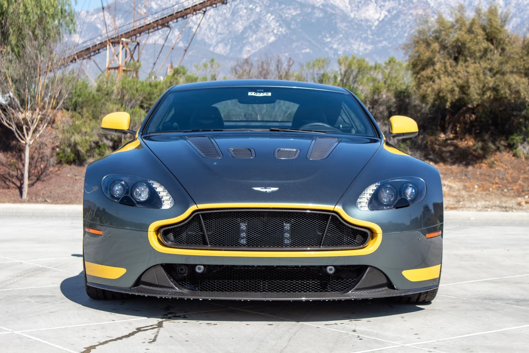 2017 Aston Martin V12 Vantage (2010-2018) - Image 5 of 31