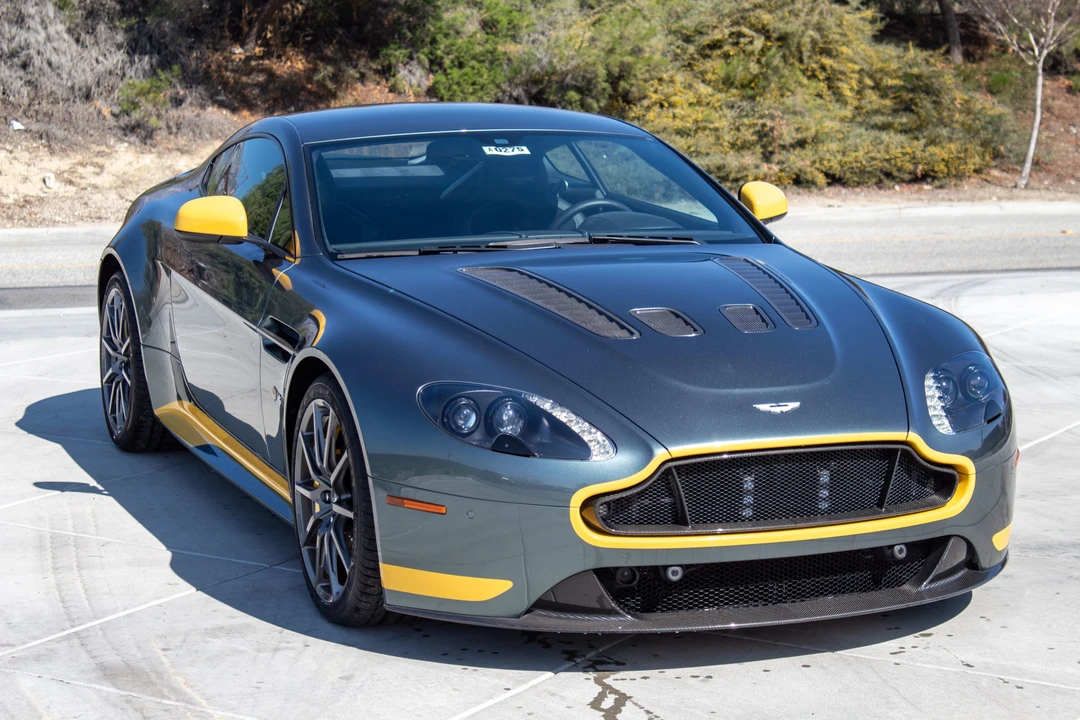 2017 Aston Martin V12 Vantage (2010-2018) - Image 3 of 31