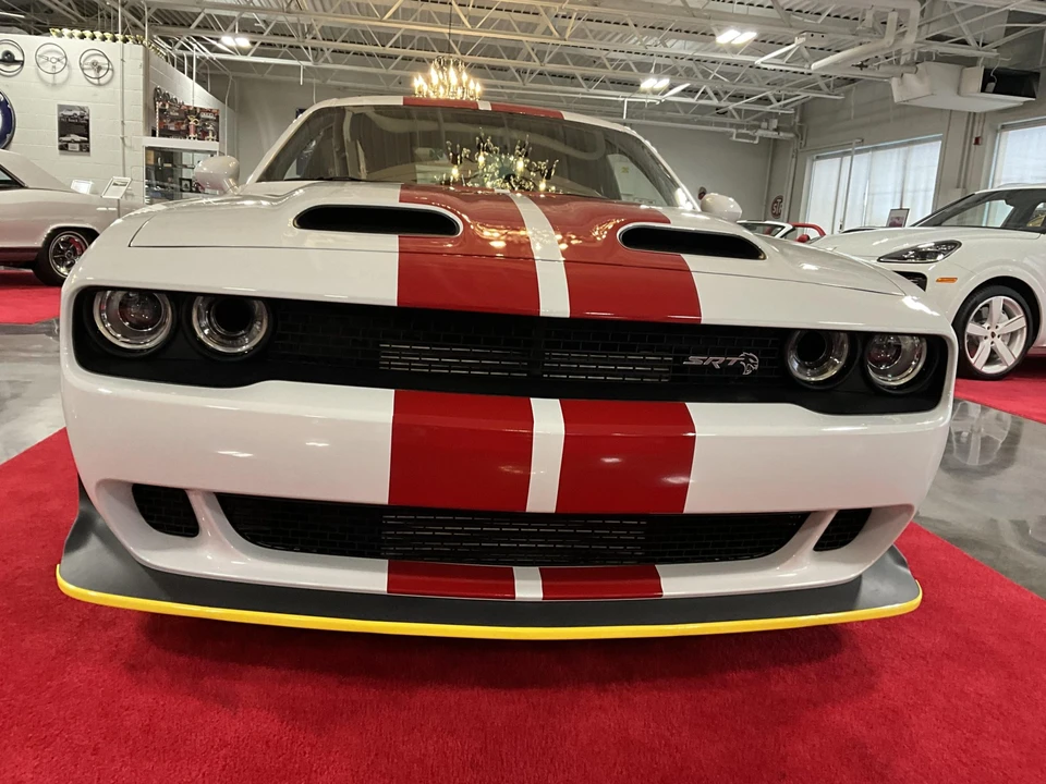 2019 Dodge Challenger SRT Hellcat 3rd Gen - Image 2 of 31