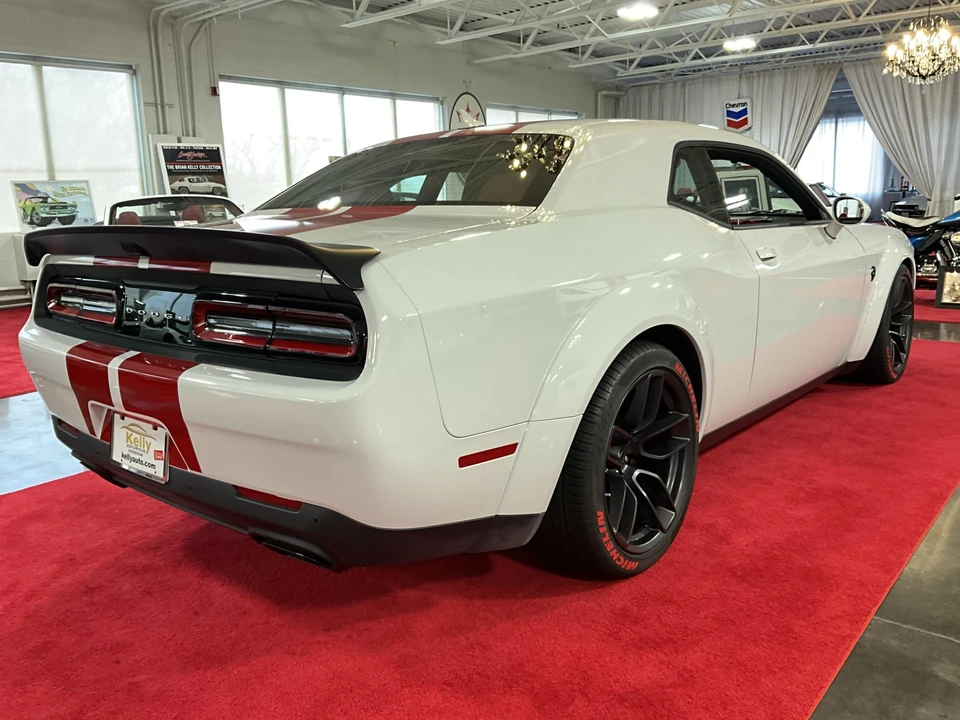 2019 Dodge Challenger SRT Hellcat 3rd Gen - Image 9 of 31