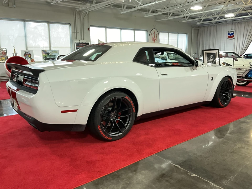 2019 Dodge Challenger SRT Hellcat 3rd Gen - Image 11 of 31