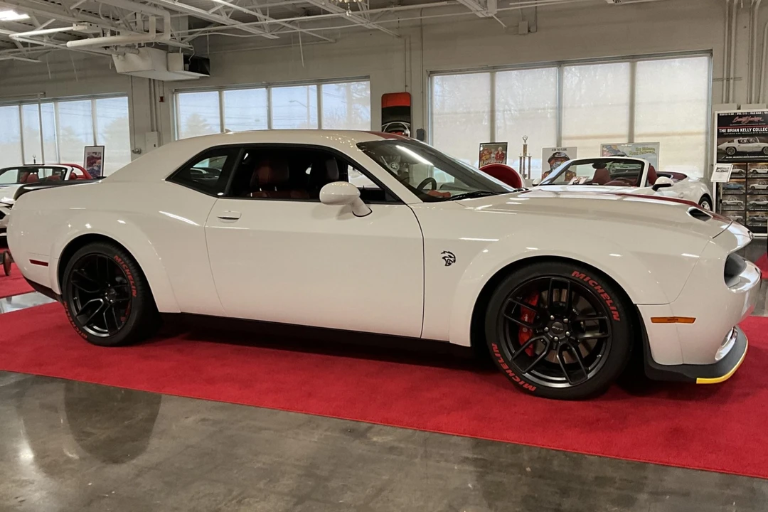 2019 Dodge Challenger SRT Hellcat 3rd Gen - Image 13 of 31