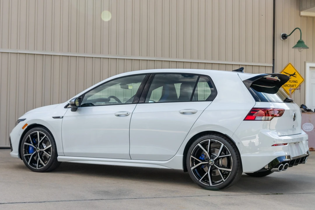 2024 Volkswagen Golf R Mk8 - Image 2 of 31