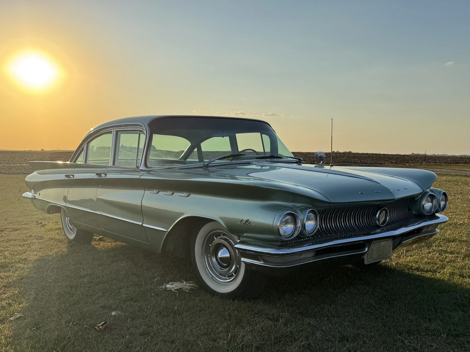 1960 Buick LeSabre - Image 3 of 31