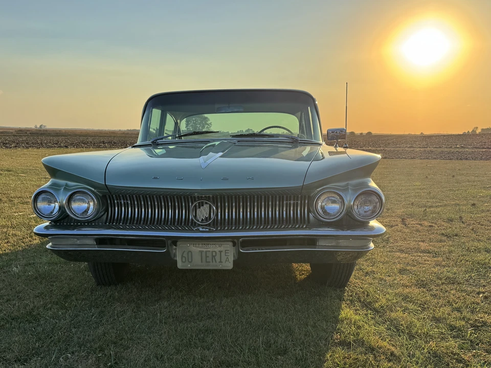 1960 Buick LeSabre - Image 2 of 31