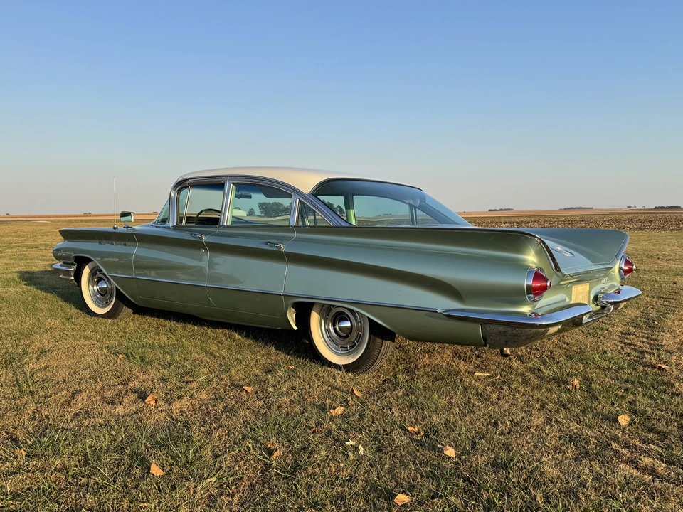 1960 Buick LeSabre - Image 7 of 31