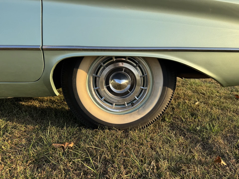 1960 Buick LeSabre - Image 22 of 31
