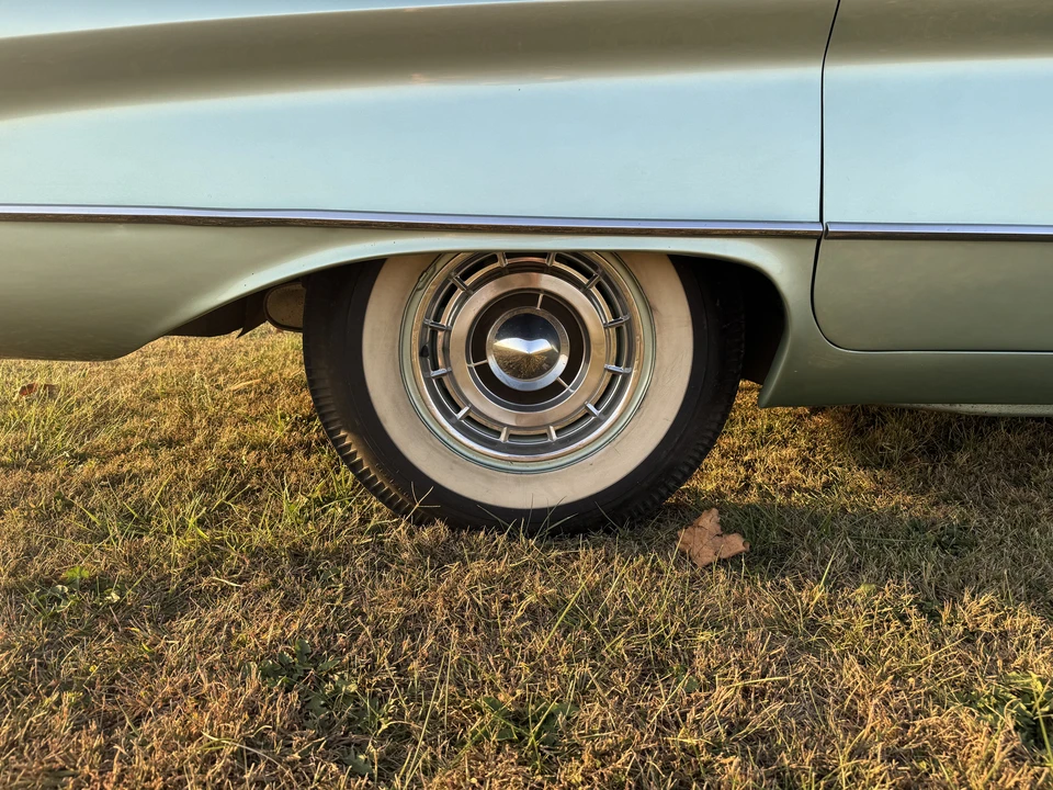 1960 Buick LeSabre - Image 28 of 31